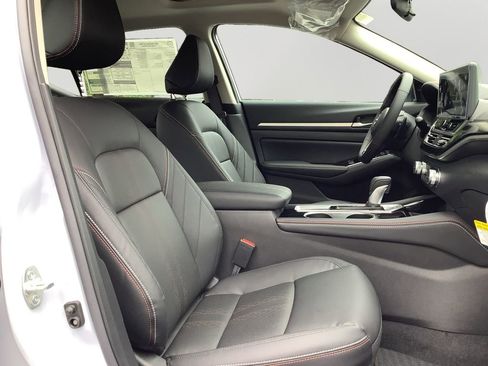 New 2025 Nissan Altima 2.5 SR w/ SR Premium Package image 12