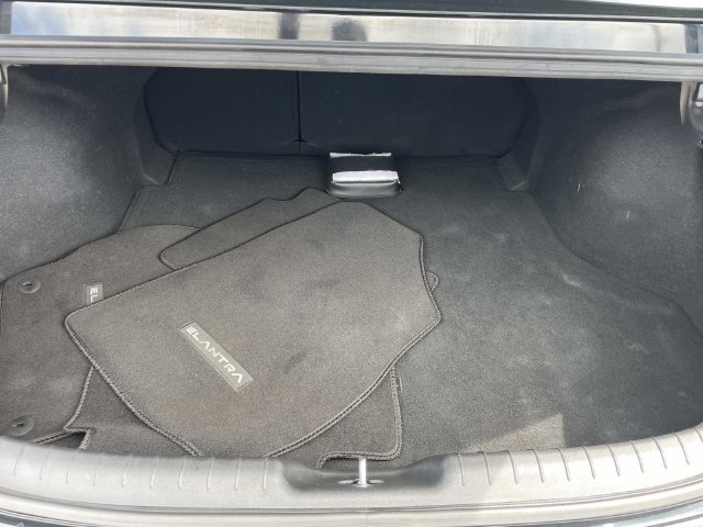Used 2023 Hyundai Elantra Limited w/ Cargo Package FWD image 6