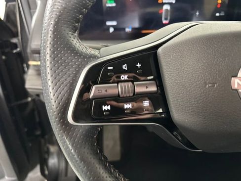 Used 2023 Nissan Ariya FWD image 15