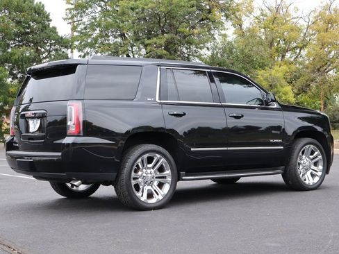 Used 2018 GMC Yukon SLT w/ Premium Edition image 5