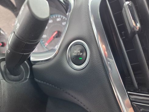 Certified 2023 Chevrolet Traverse LT image 28