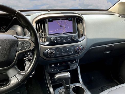Used 2017 Chevrolet Colorado Z71 AWD/4WD image 12