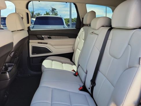 Certified 2025 Kia Telluride EX FWD image 10