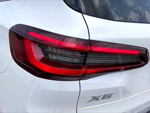 Used 2022 BMW X5 xDrive40i w/ Premium Package AWD/4WD image 27