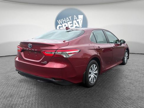 Used 2019 Toyota Camry LE FWD image 3