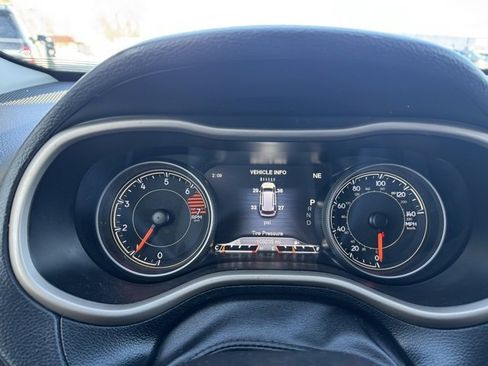 Used 2016 Jeep Cherokee Limited image 18