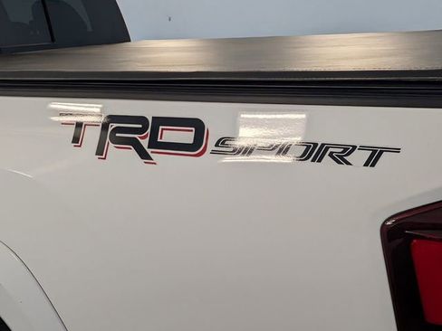 Used 2019 Toyota Tacoma TRD Sport image 11
