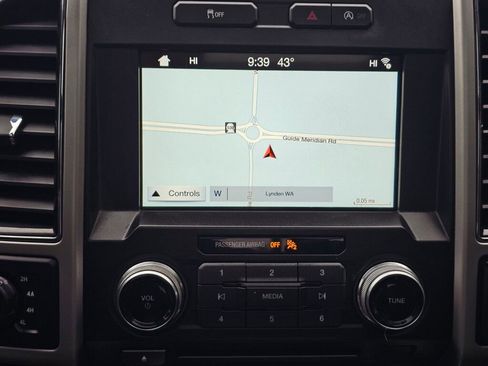 Used 2018 Ford F150 Lariat w/ Equipment Group 501A Mid image 28