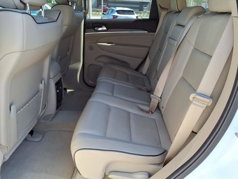 Used 2020 Jeep Grand Cherokee Overland image 17