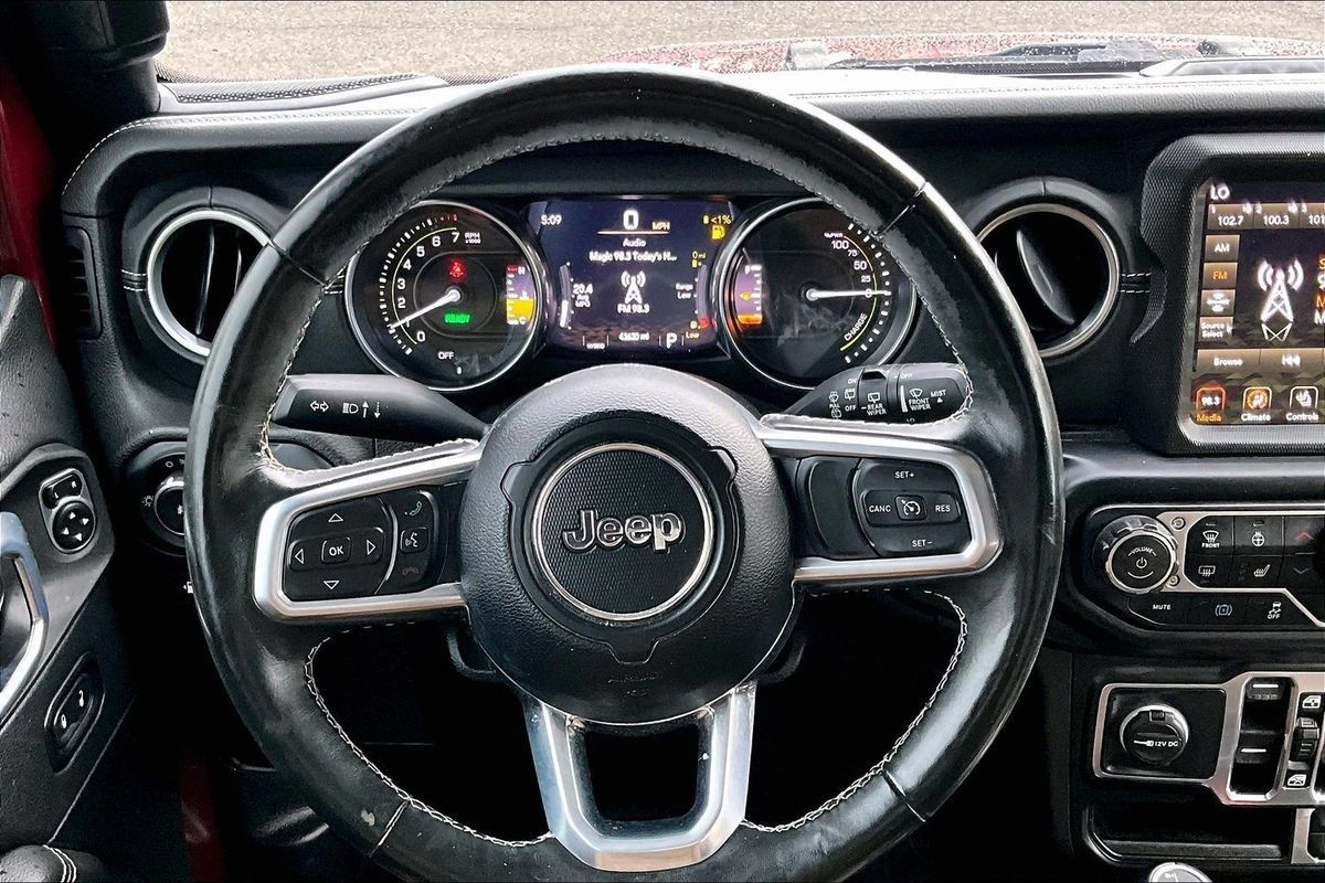 Used 2021 Jeep Wrangler Unlimited Sahara w/ Cold Weather Group AWD/4WD image 20