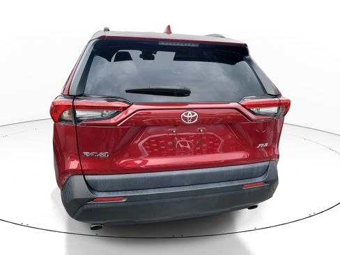 Used 2022 Toyota RAV4 XLE Premium FWD image 6