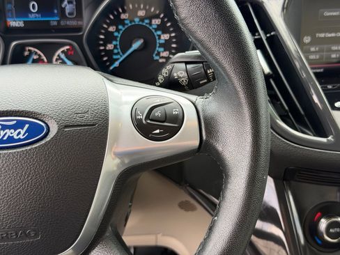 Used 2015 Ford Escape Titanium w/ Equipment Group 301A AWD/4WD image 19