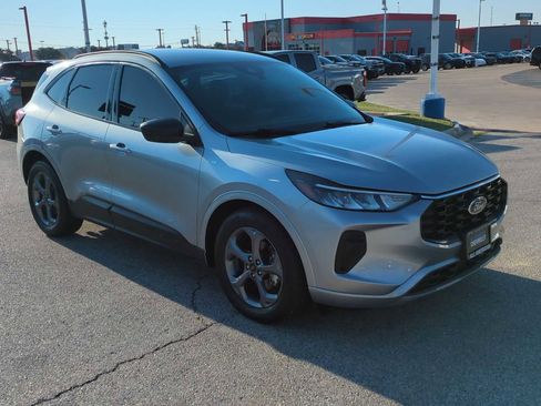 Used 2023 Ford Escape ST-Line image 2