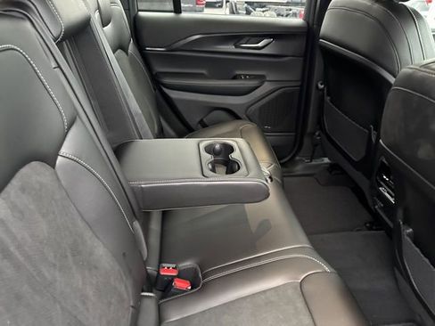 New 2025 Jeep Grand Cherokee Altitude w/ Trailer Tow Package image 18