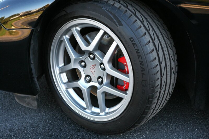 Used 2003 Chevrolet Corvette Z06 RWD image 3
