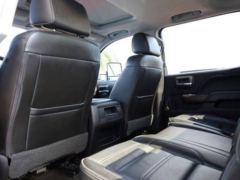 Used 2017 GMC Sierra 2500 Denali w/ Duramax Plus Package AWD/4WD image 16
