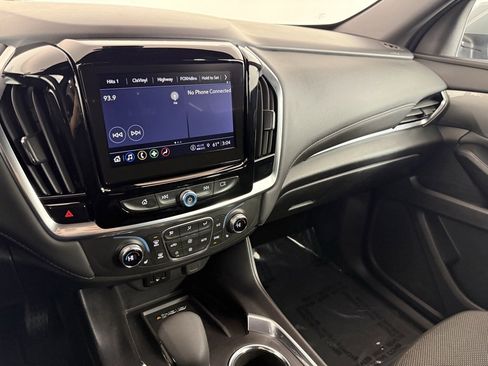 Used 2023 Chevrolet Traverse LT image 21