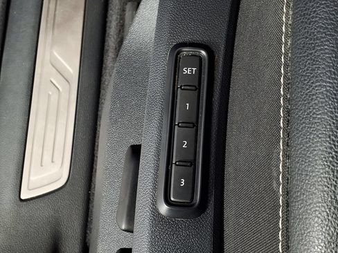 Used 2020 Volkswagen Atlas Cross Sport SEL Premium AWD/4WD image 19