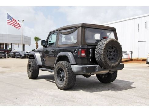 Used 2021 Jeep Wrangler Sport AWD/4WD image 3