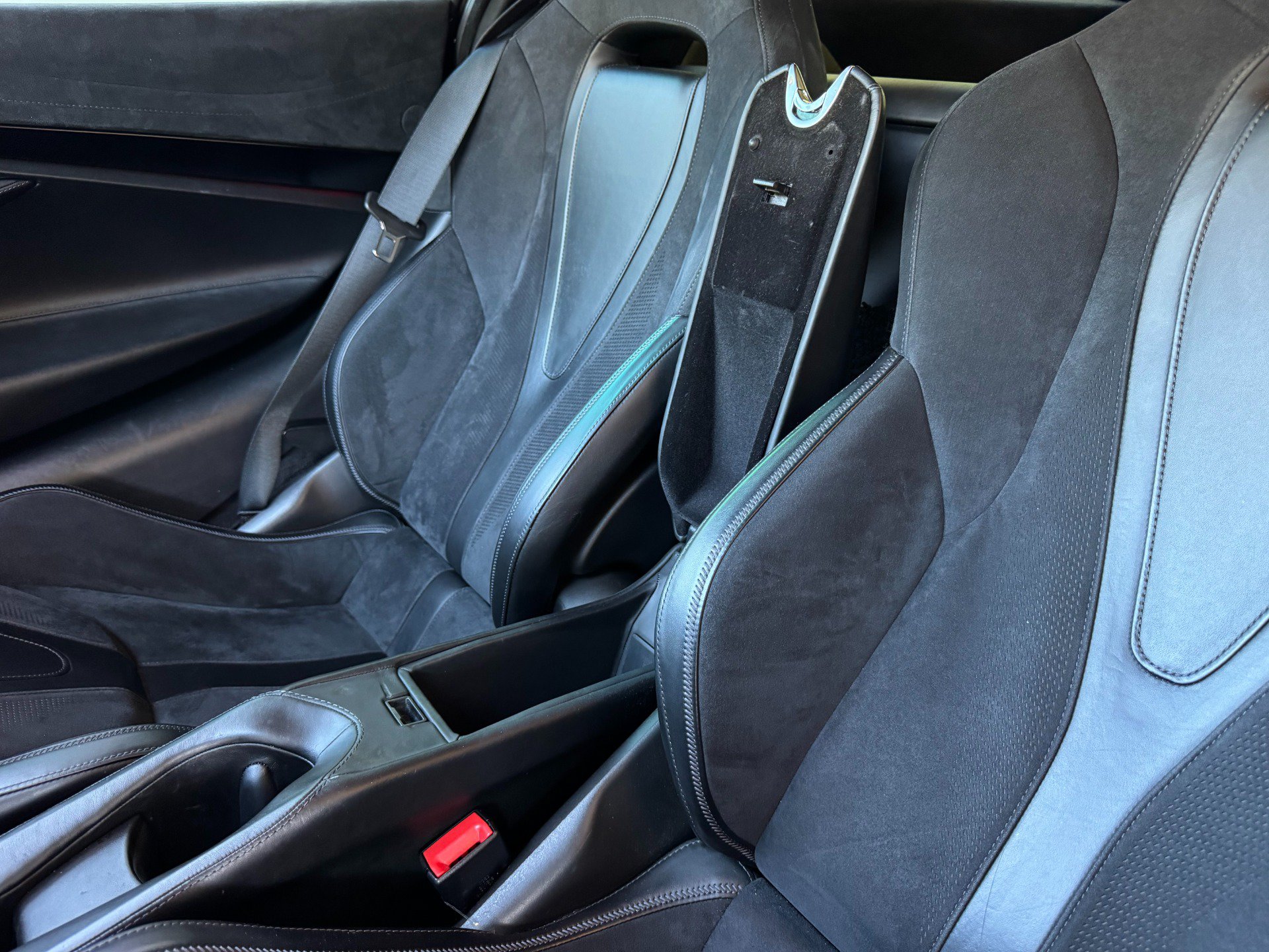 Used 2019 McLaren 720S Performance RWD image 28