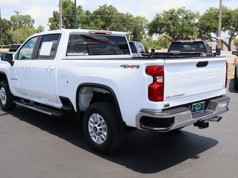Used 2022 Chevrolet Silverado 2500 LT AWD/4WD image 7