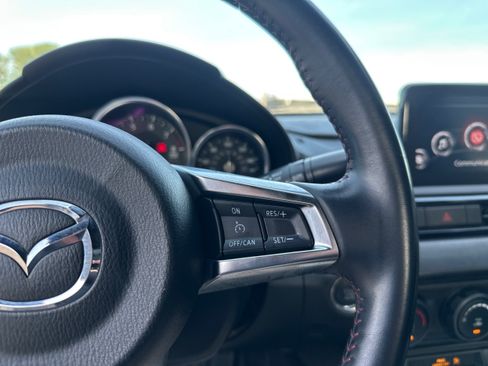 Used 2019 MAZDA MX-5 Miata Club RWD image 30