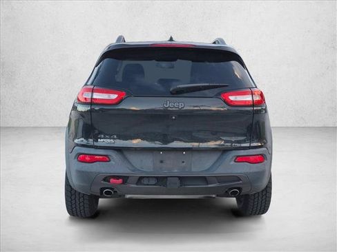 Used 2015 Jeep Cherokee Trailhawk w/ Cold Weather Group AWD/4WD image 6