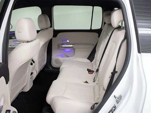 Used 2025 Mercedes-Benz GLB 250 image 23