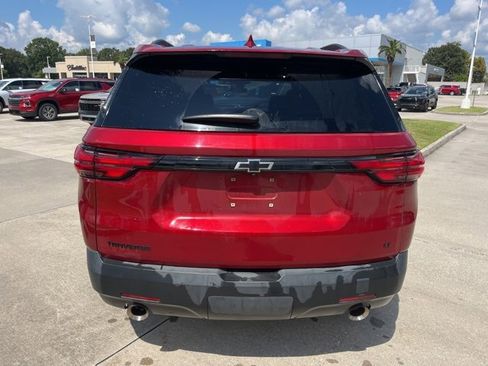 Used 2023 Chevrolet Traverse LT w/ Midnight/Sport Edition image 5