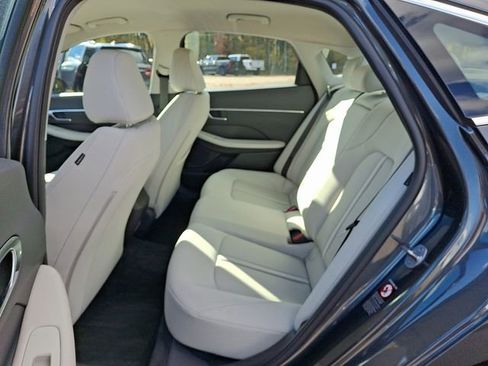 Used 2023 Hyundai Sonata SEL w/ Preferred Accessory Package image 13