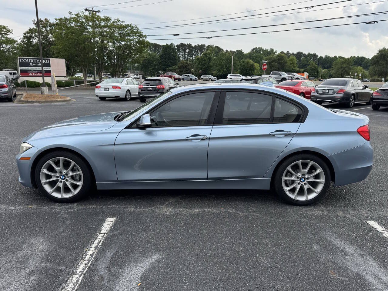Used 2014 BMW 320i Sedan RWD image 4