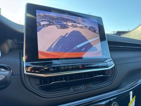 New 2026 Jeep Compass Latitude image 16