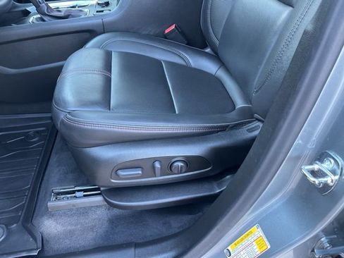 Used 2023 Chevrolet Traverse RS image 13