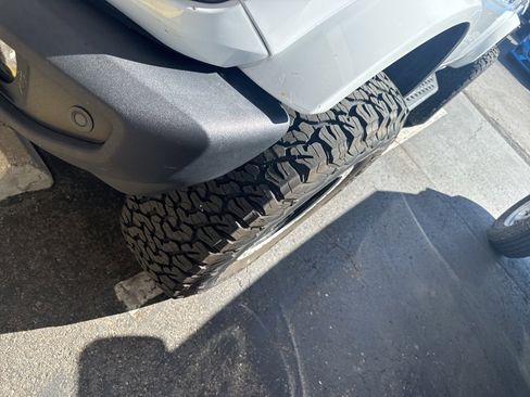 Used 2022 Ford Bronco Outer Banks image 2