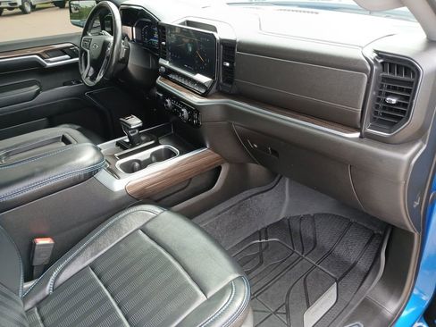 Used 2022 Chevrolet Silverado 1500 RST AWD/4WD image 30