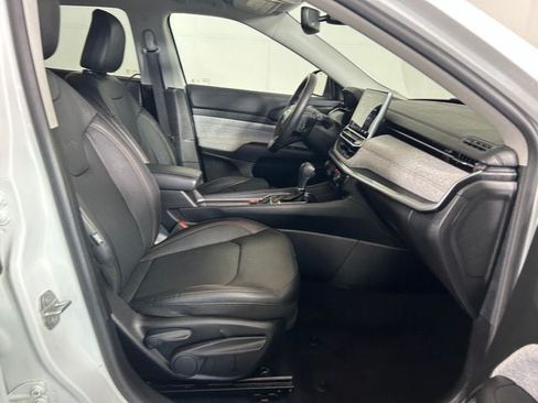 Used 2023 GMC Terrain SLE w/ Driver Convenience Package AWD/4WD image 57