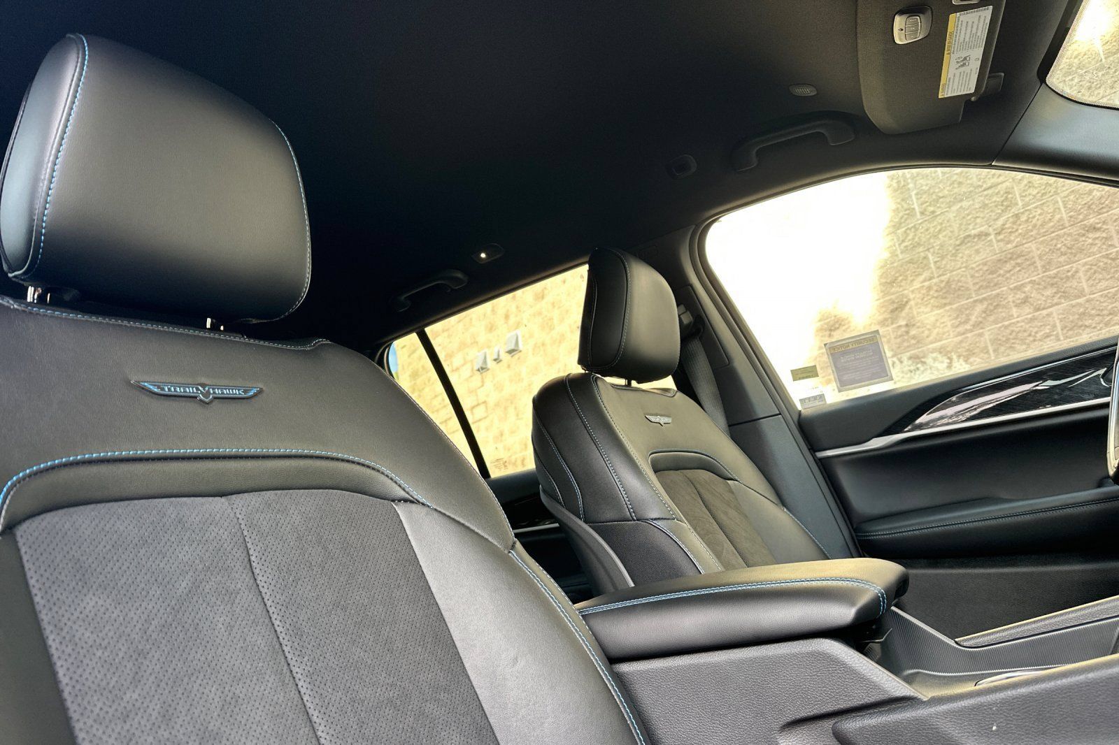 New 2023 Jeep Grand Cherokee Trailhawk w/ Advanced Protech Group II AWD/4WD image 16