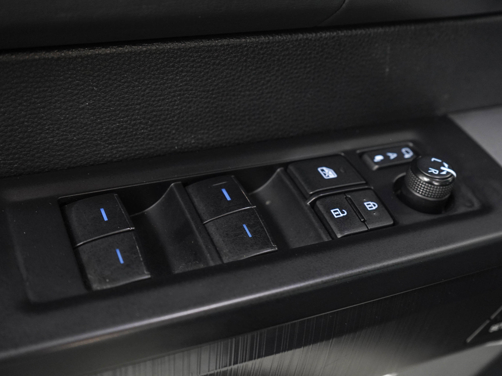Used 2022 Toyota Tundra Platinum AWD/4WD image 21