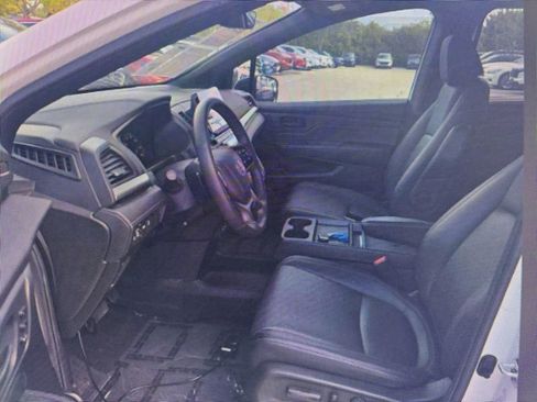 Used 2025 Honda Odyssey Sport-L image 3