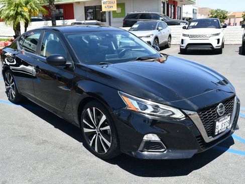 Used 2021 Nissan Altima 2.5 SR FWD image 1