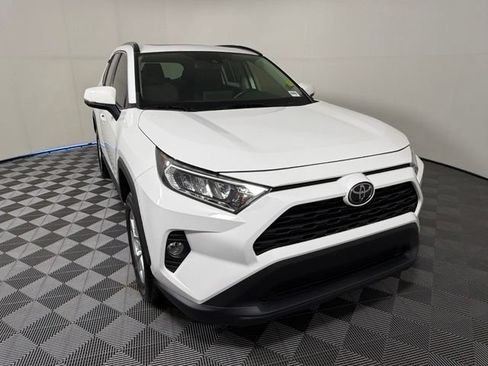 Used 2019 Toyota RAV4 XLE AWD/4WD image 8