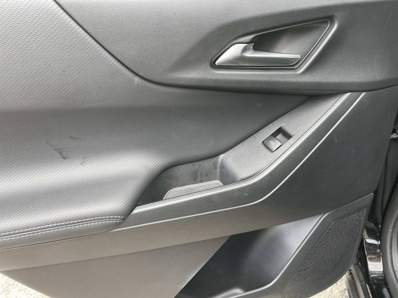 Used 2026 Chevrolet Equinox LT FWD image 9
