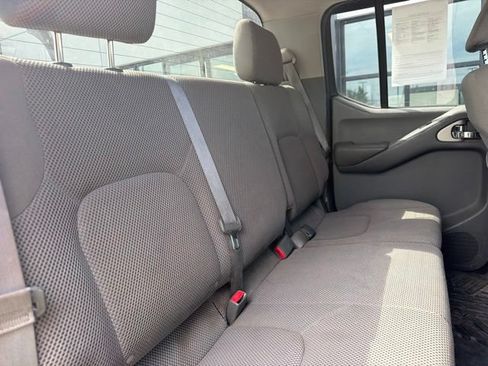 Used 2013 Nissan Frontier SV AWD/4WD image 10