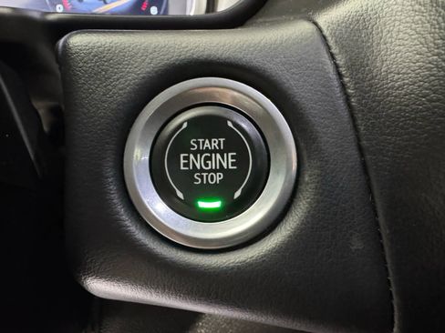 Used 2022 GMC Yukon XL SLT image 17