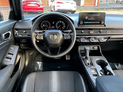 Used 2025 Honda Civic Sport image 6
