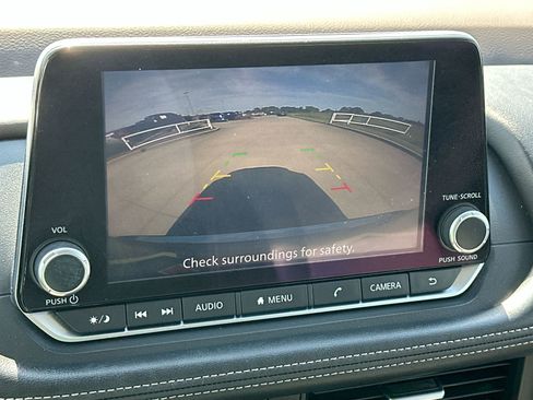 Used 2023 Nissan Rogue SV FWD image 17