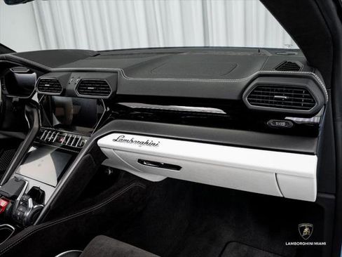 Used 2024 Lamborghini Urus S AWD/4WD image 35