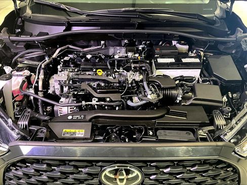 Used 2025 Toyota Corolla Cross L FWD image 29