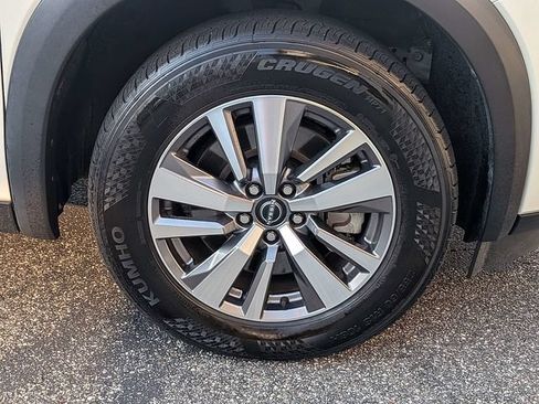 Used 2023 Nissan Pathfinder SL AWD/4WD image 11