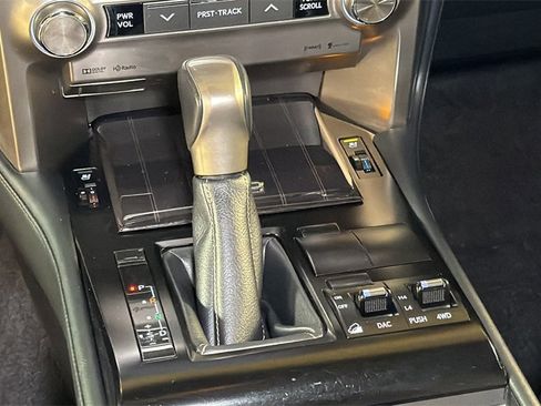 Certified 2021 Lexus GX 460 Premium w/ Premium Package image 24